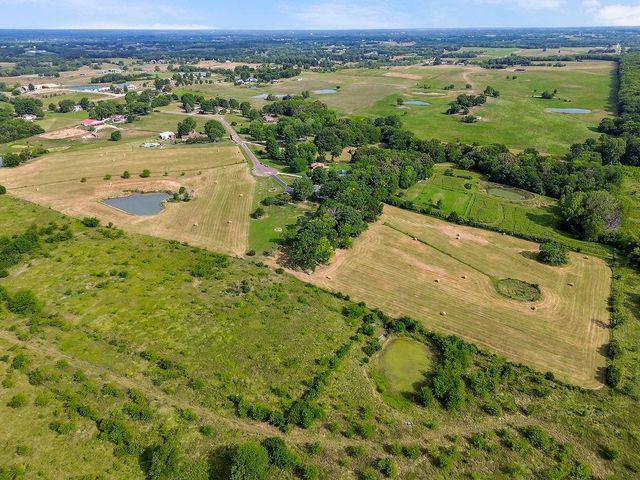 24825 Countryview Drive, Kearney, MO 64060