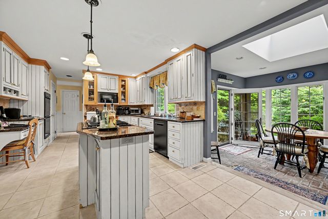 91 Obtuse Hill Road, Brookfield, CT 06804