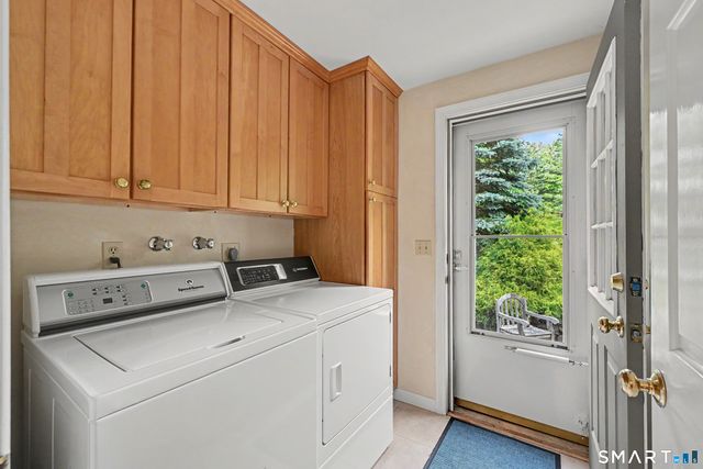 91 Obtuse Hill Road, Brookfield, CT 06804