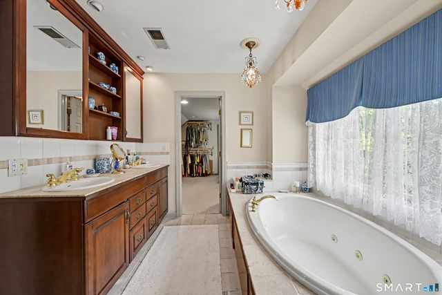 91 Obtuse Hill Road, Brookfield, CT 06804