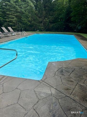 91 Obtuse Hill Road, Brookfield, CT 06804