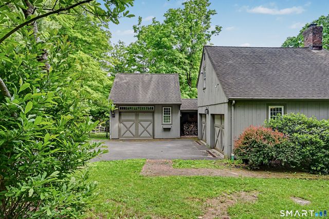 91 Obtuse Hill Road, Brookfield, CT 06804