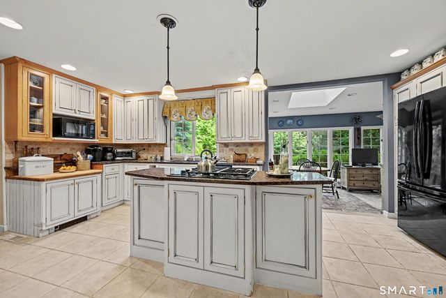 91 Obtuse Hill Road, Brookfield, CT 06804