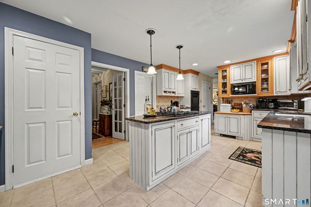 91 Obtuse Hill Road, Brookfield, CT 06804