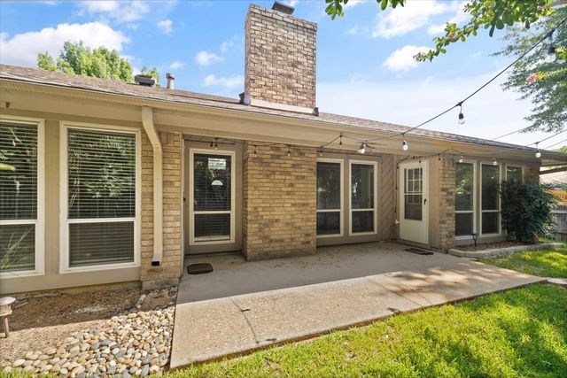 5102 Overridge Drive, Arlington, TX 76017