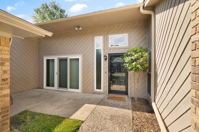 5102 Overridge Drive, Arlington, TX 76017