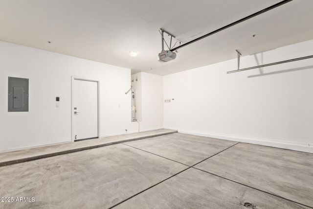 2323 E HUNTINGTON Drive, Phoenix, AZ 85040