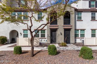 2323 E HUNTINGTON Drive, Phoenix, AZ 85040