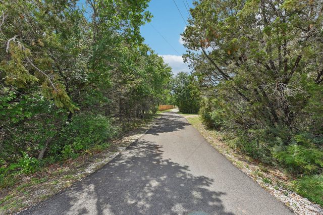 126 County Road 420 RD, Spicewood, TX 78669