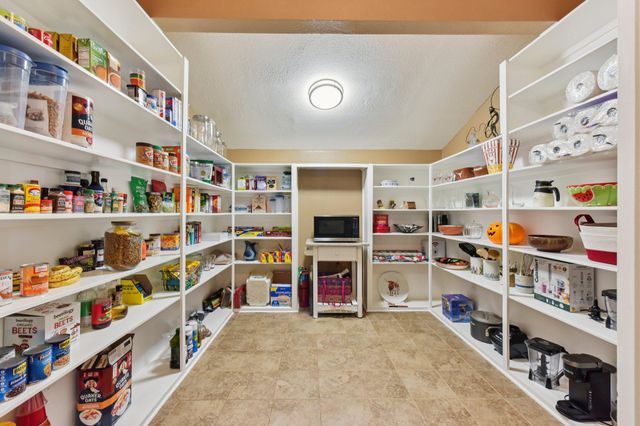 126 County Road 420 RD, Spicewood, TX 78669