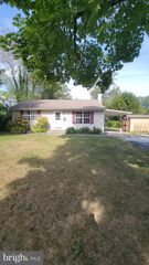 135 OAK ST, Williamstown, NJ 08094