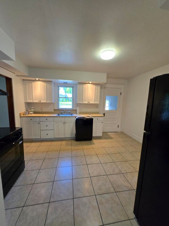 25 Falmouth Road, Falmouth, ME 04105 — photo 3