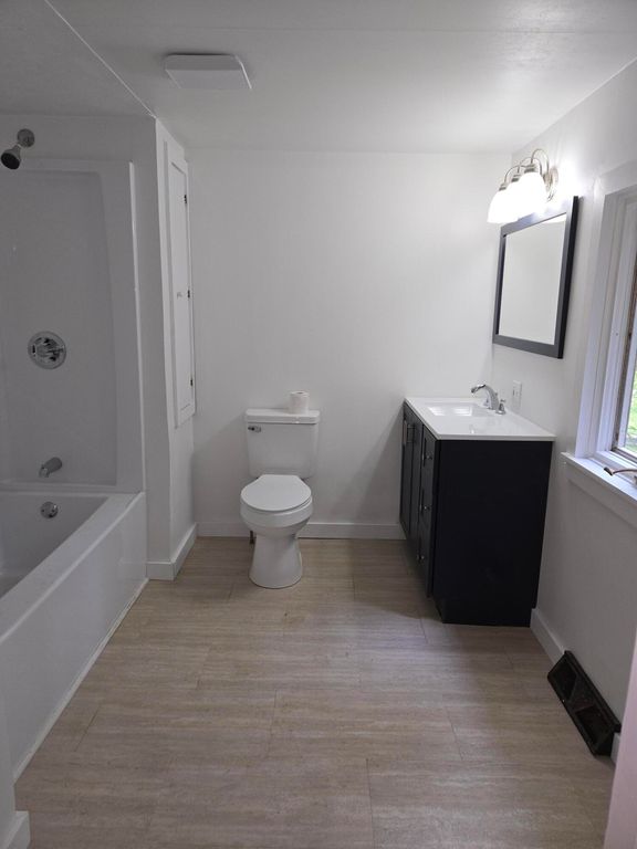 25 Falmouth Road, Falmouth, ME 04105 — photo 4
