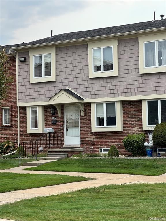 20014 Great Oaks Circle 402, Clinton Township, MI 48036