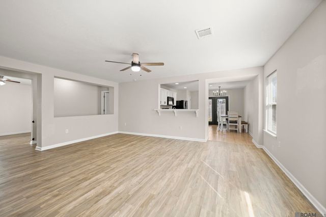 13551 Rose Dr, Walker, LA 70785