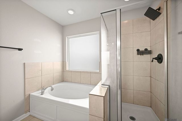 13551 Rose Dr, Walker, LA 70785