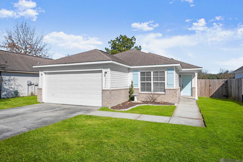 13551 Rose Dr, Walker, LA 70785