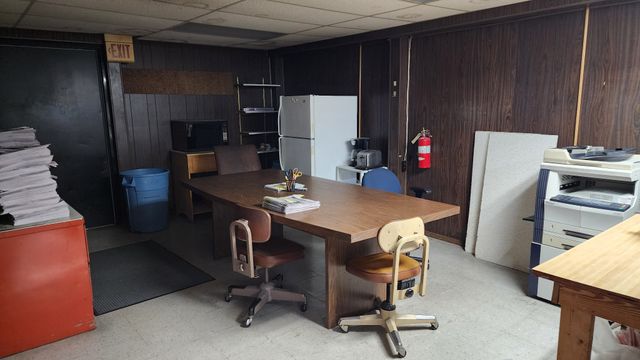 302 W Main St, Waverly, TN 37185