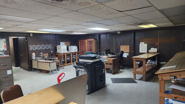 302 W Main St, Waverly, TN 37185