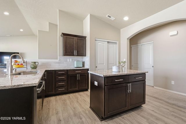 6111 Ian Ave, Yakima, WA 98903