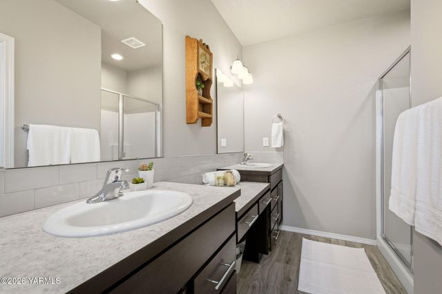 6111 Ian Ave, Yakima, WA 98903