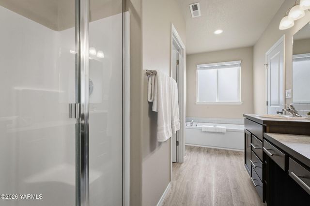 6111 Ian Ave, Yakima, WA 98903