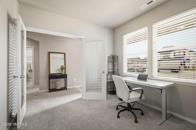 6111 Ian Ave, Yakima, WA 98903