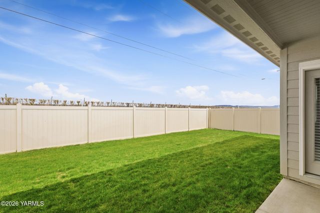 6111 Ian Ave, Yakima, WA 98903