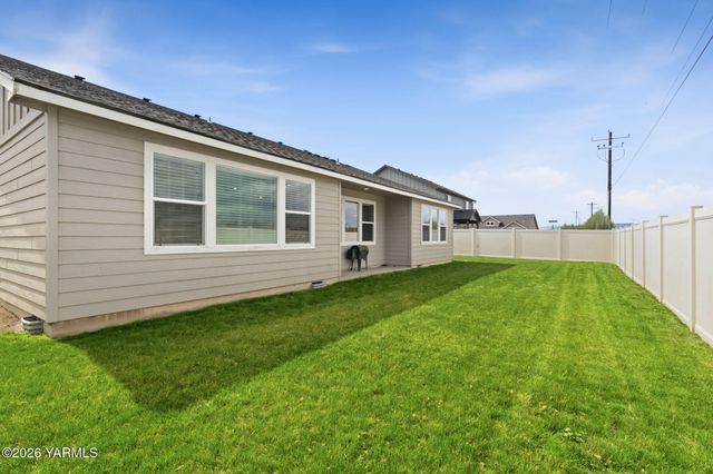 6111 Ian Ave, Yakima, WA 98903