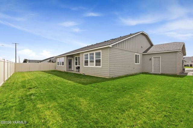 6111 Ian Ave, Yakima, WA 98903