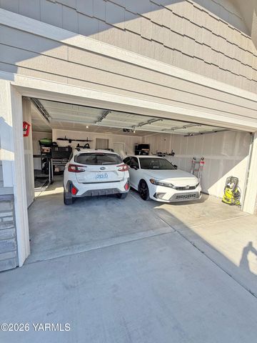 6111 Ian Ave, Yakima, WA 98903