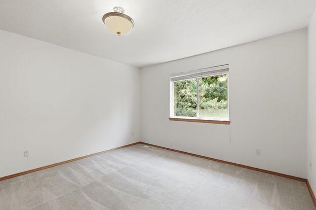 5210 S Stone Ln, Spokane, WA 99223
