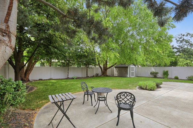 5210 S Stone Ln, Spokane, WA 99223