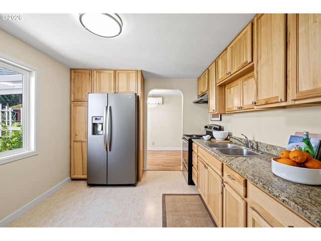 1255 TAYLOR St, Eugene, OR 97402