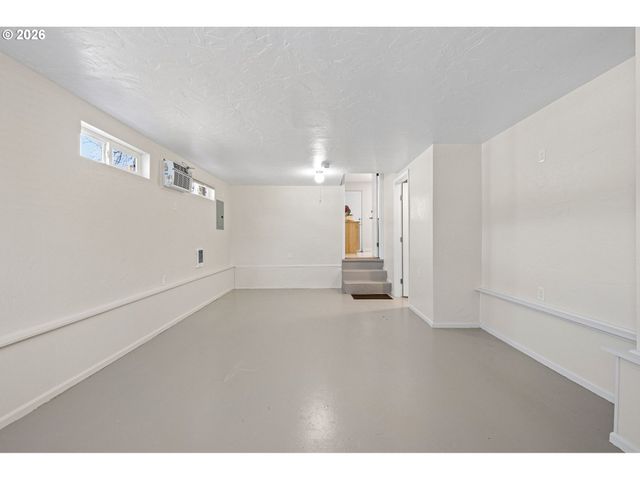 1255 TAYLOR St, Eugene, OR 97402