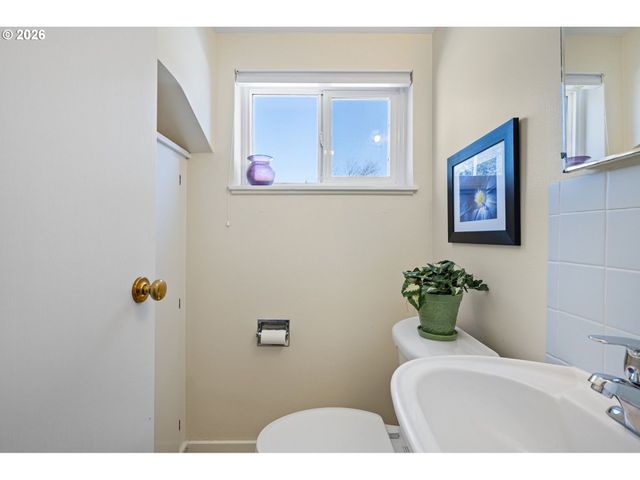 1255 TAYLOR St, Eugene, OR 97402