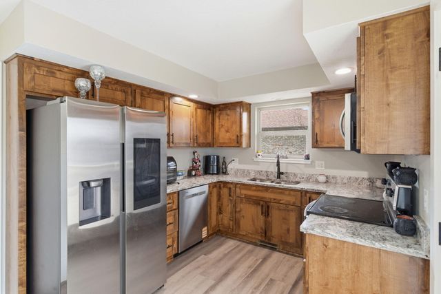 5828 S Kimbrough Avenue, Springfield, MO 65810