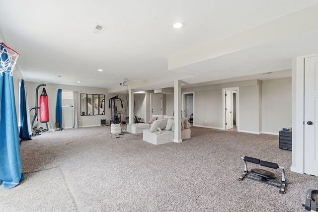 5828 S Kimbrough Avenue, Springfield, MO 65810