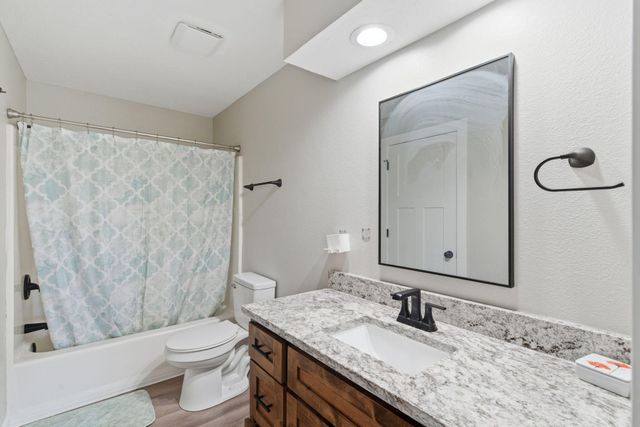 5828 S Kimbrough Avenue, Springfield, MO 65810