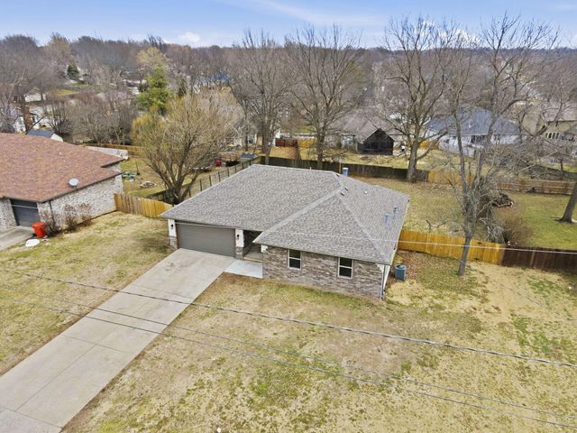 5828 S Kimbrough Avenue, Springfield, MO 65810