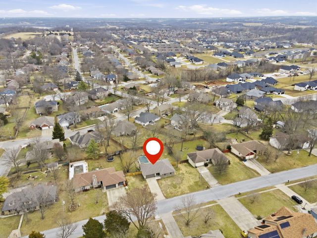 5828 S Kimbrough Avenue, Springfield, MO 65810