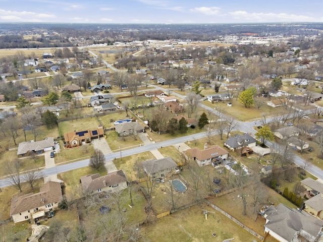 5828 S Kimbrough Avenue, Springfield, MO 65810