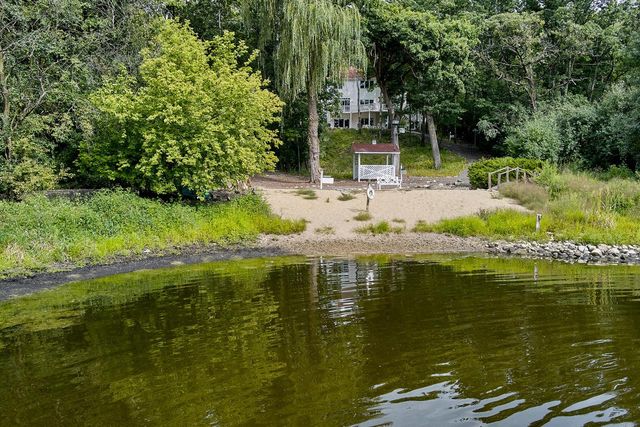 2822 Moelter DRIVE, Lake Geneva, WI 53147