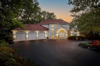 2822 Moelter DRIVE, Lake Geneva, WI 53147