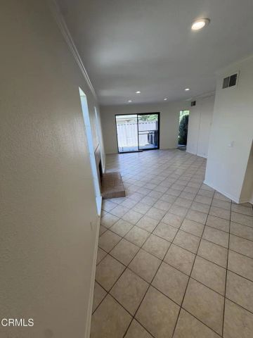 28835 Oakpath Drive, Agoura Hills, CA 91301