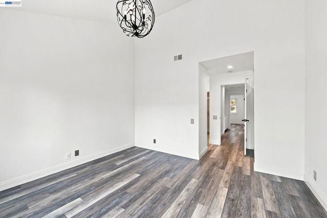 2423 Blackpool Ln, San Leandro, CA 94577