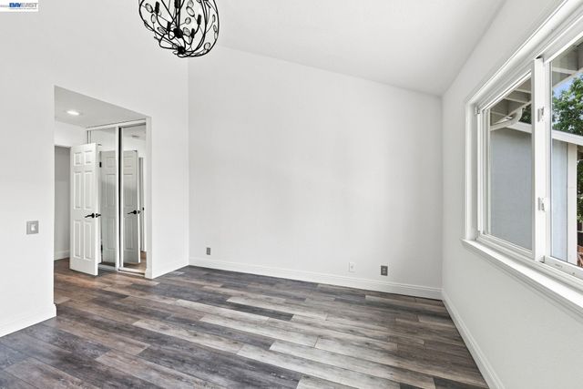 2423 Blackpool Ln, San Leandro, CA 94577