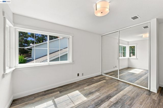 2423 Blackpool Ln, San Leandro, CA 94577