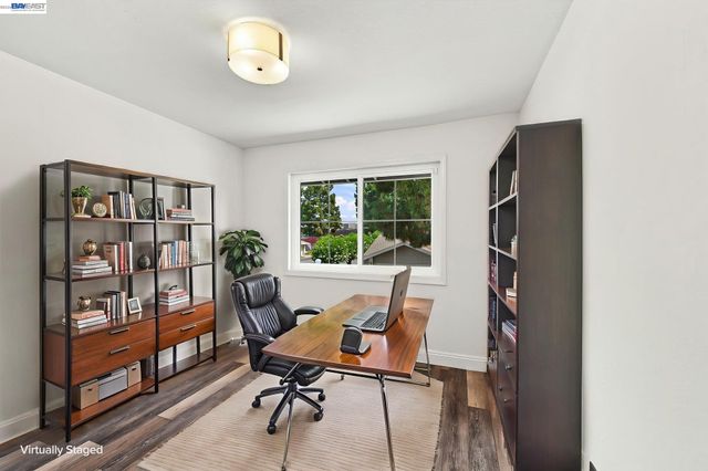 2423 Blackpool Ln, San Leandro, CA 94577