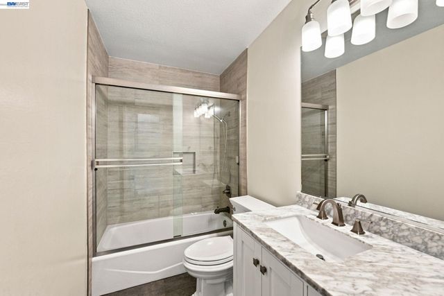 2423 Blackpool Ln, San Leandro, CA 94577